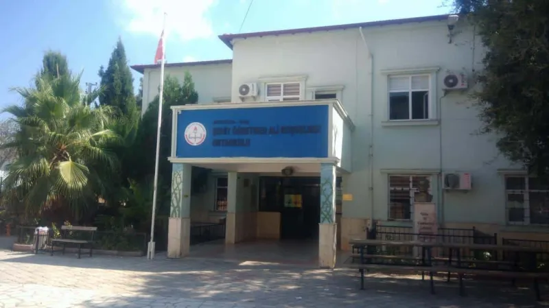 Kaş Şehit Öğretmen Ali Boşgelmez Ortaokulu - Kaş Ortaokulları