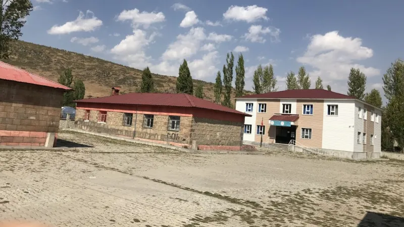 Güroymak Şehit Piyade Uzman Çavuş Şahin Aslan Ortaokulu - Güroymak Ortaokulları