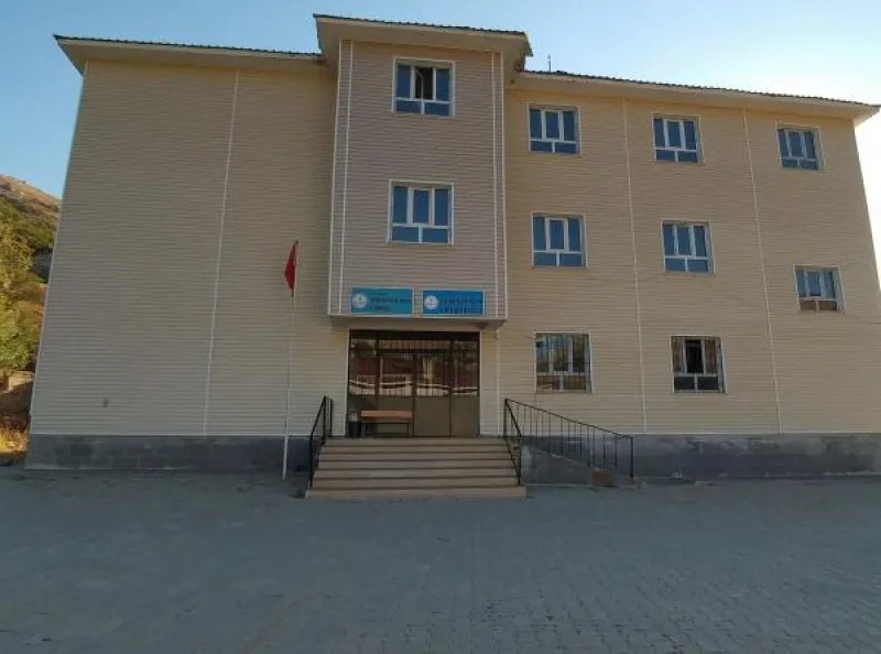 Güroymak Yemişveren Köyü Ortaokulu - Güroymak Ortaokulları
