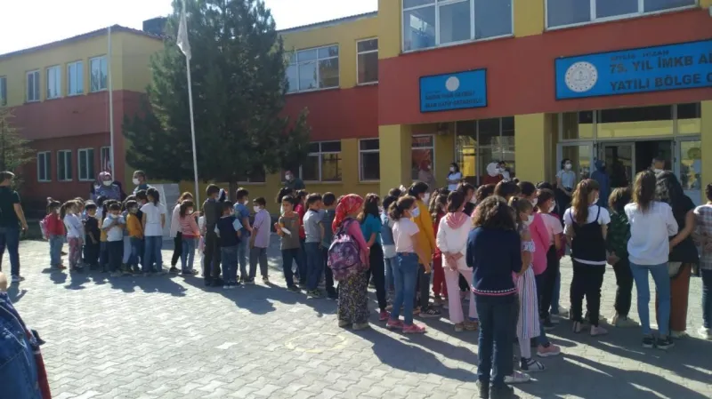 Hizan 75.Yıl İmkb Abidin İnan Gaydalı Kız Yatılı Bölge Ortaokulu - Hizan Ortaokulları