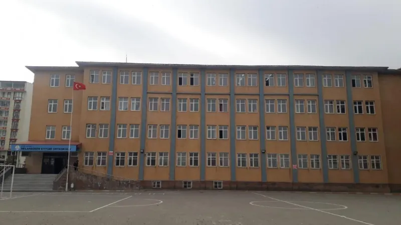 Tatvan Selahaddin Eyyubi Ortaokulu - Tatvan Ortaokulları