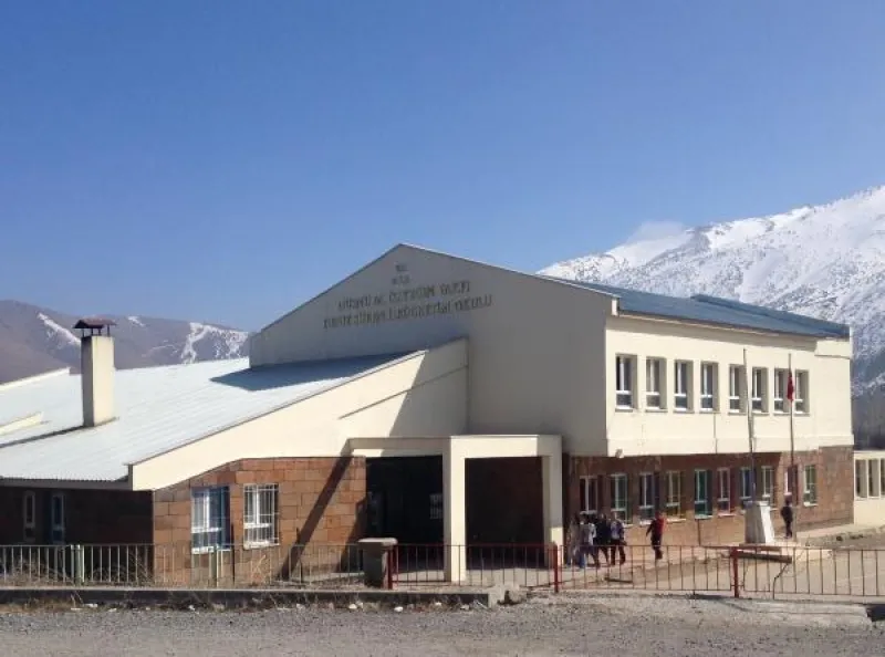 Tatvan Hüsnü M. Özyeğin Vakfı-Deniz Süren Ortaokulu - Tatvan Ortaokulları