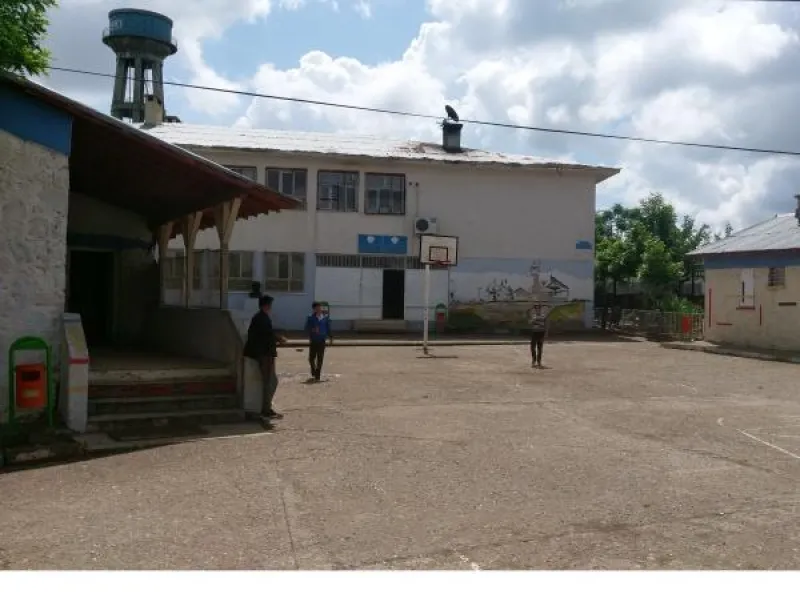 Bağlar Gömmetaş Ortaokulu - Bağlar Ortaokulları