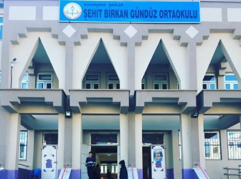 Bağlar Şehit Birkan Gündüz Ortaokulu - Bağlar Ortaokulları