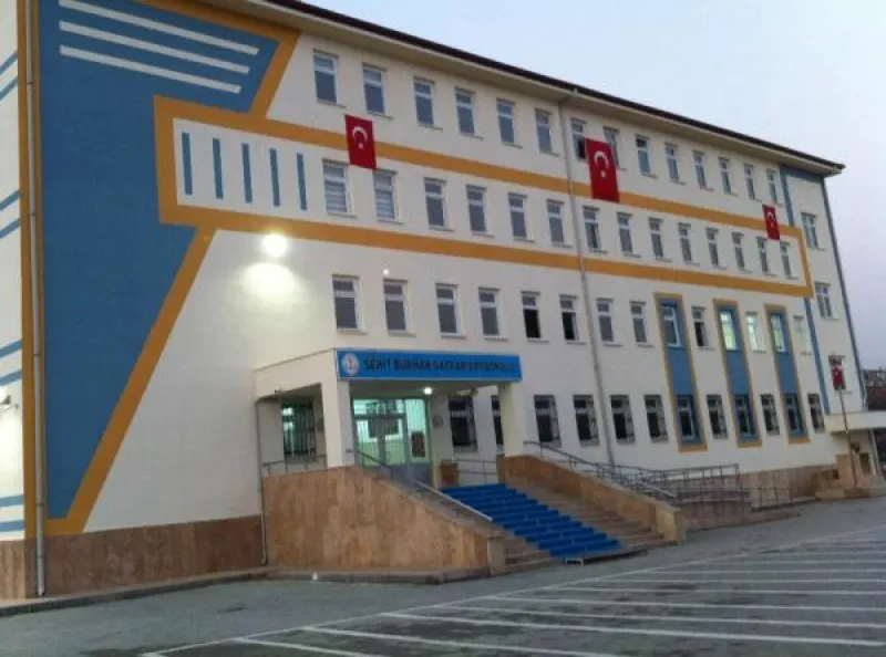 Merkez Şehit Burhan Gatfar Ortaokulu - Merkez Ortaokulları