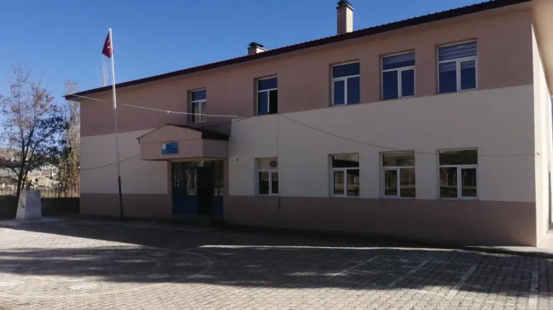 Aziziye Taşpınar Necmi Çakıcı Ve Muhlis Koçal Ortaokulu - Aziziye Ortaokulları