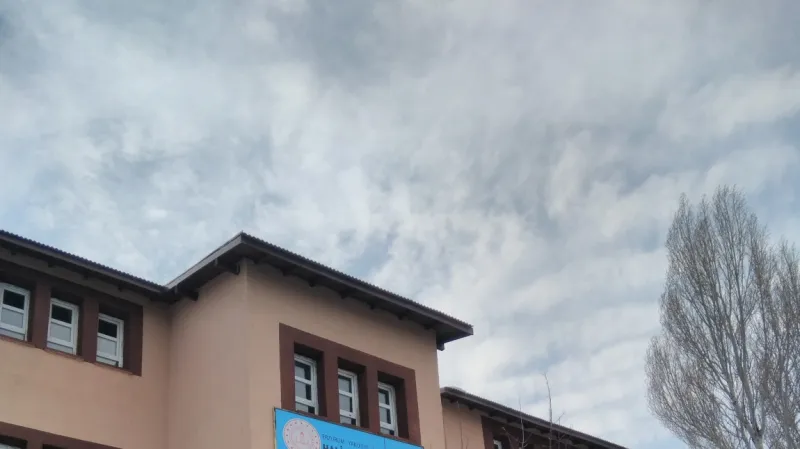 Yakutiye Halitpaşa Ortaokulu - Yakutiye Ortaokulları