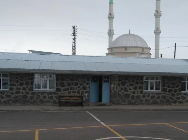 Yakutiye Çiftlik Şehit Bülent Karataş Ortaokulu - Yakutiye Ortaokulları