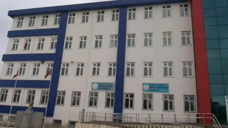 Araban Şehit Sabri Emir Ortaokulu - Araban Ortaokulları