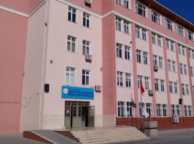 Arnavutköy Necip Fazıl Kısakürek İmam Hatip Ortaokulu - Arnavutköy Ortaokulları