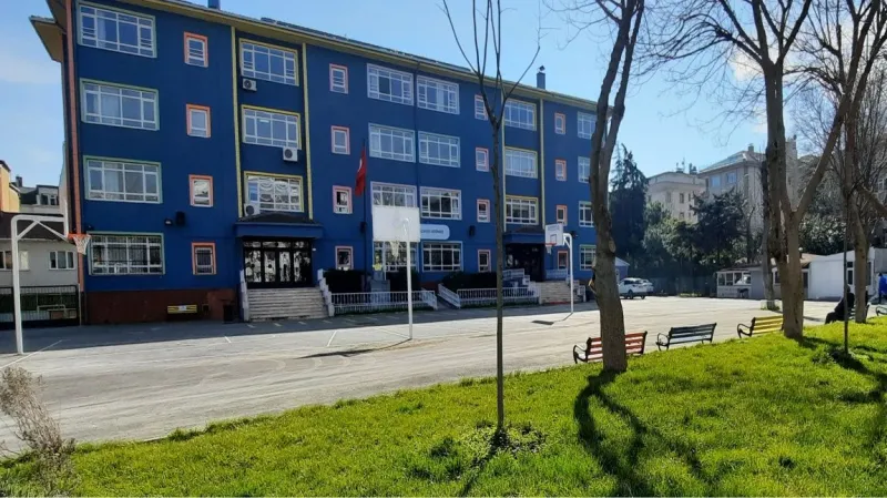 Bakırköy Şehit Pilot Muzaffer Erdönmez Ortaokulu - Bakırköy Ortaokulları