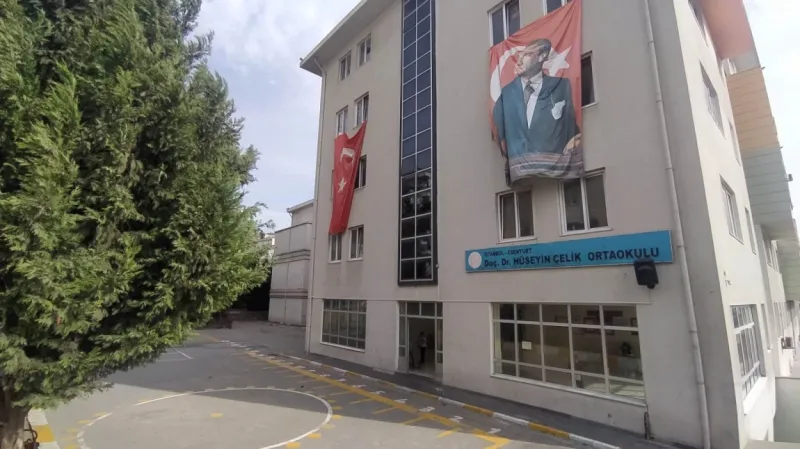 Esenyurt Doç. Dr. Hüseyin Çelik Ortaokulu - Esenyurt Ortaokulları