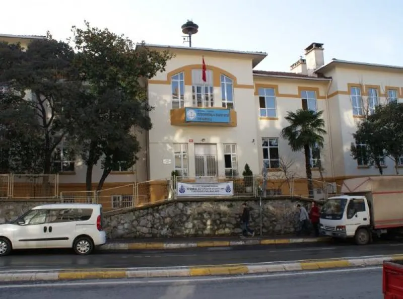 Kadıköy Özdemiroğlu İmam Hatip Ortaokulu - Kadıköy Ortaokulları