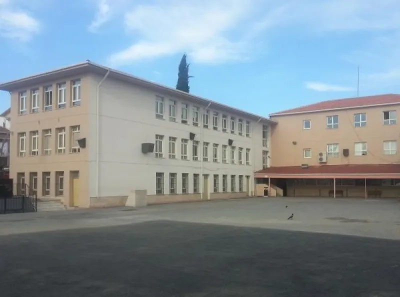 Kadıköy Reşat Nuri Güntekin Ortaokulu - Kadıköy Ortaokulları