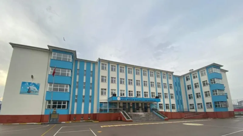 Pendik Adil Erdem Bayazıt Ortaokulu - Pendik Ortaokulları