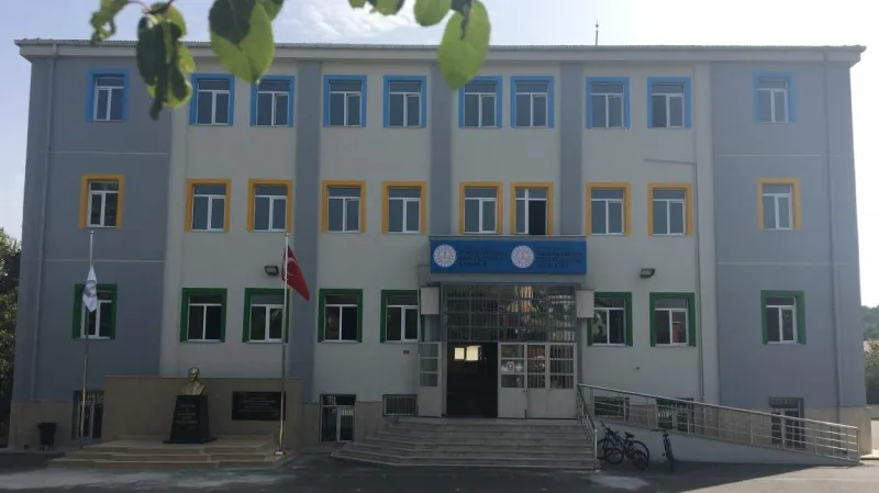 Sarıyer Kumköy Ferhan Bedii Feyzioğlu Ortaokulu - Sarıyer Ortaokulları