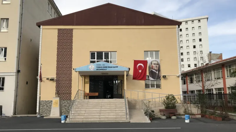 Şişli Yunus Emre İmam Hatip Ortaokulu - Şişli Ortaokulları