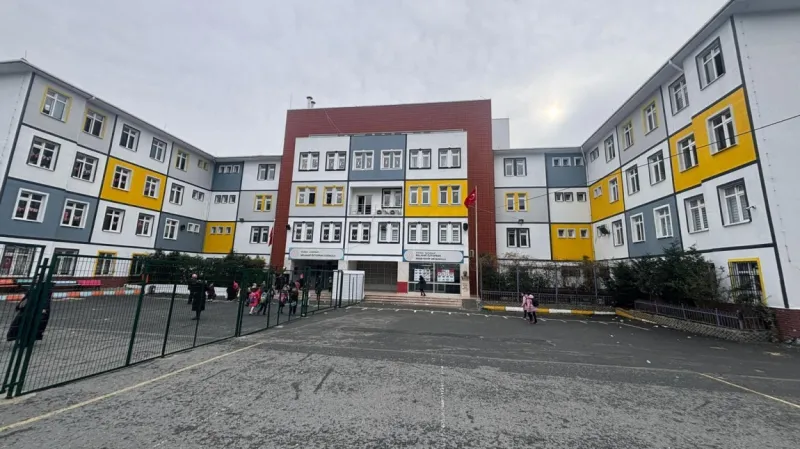 Sultangazi Melahat Öztoprak İmam Hatip Ortaokulu - Sultangazi Ortaokulları