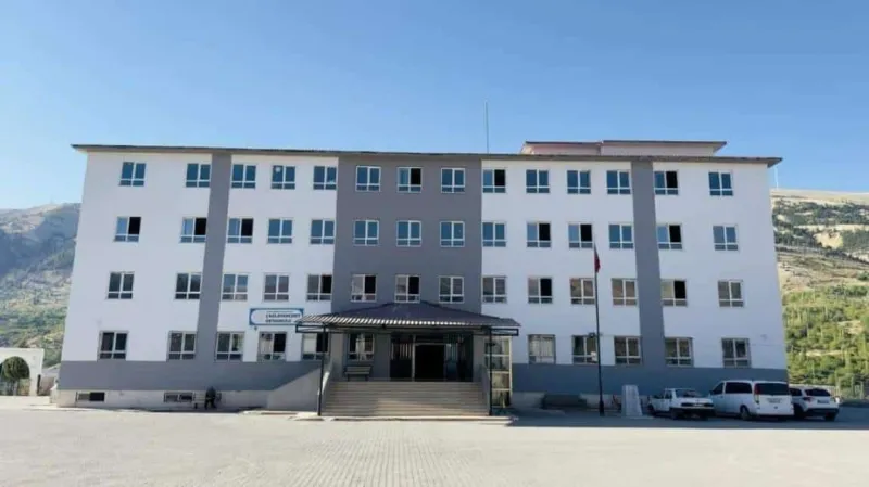 Çağlayancerit Çağlayancerit Ortaokulu - Çağlayancerit Ortaokulları