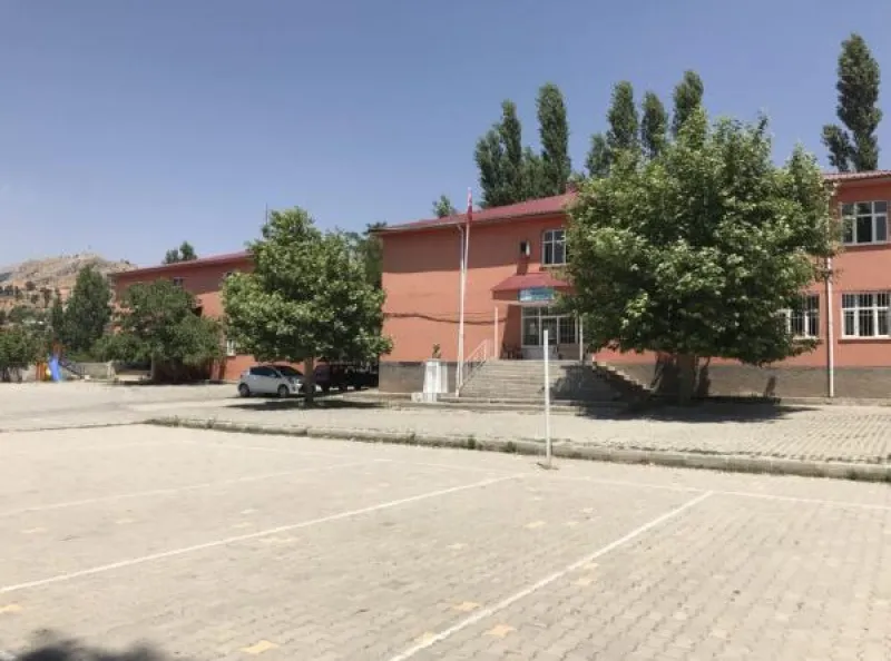 Çağlayancerit Küçükcerit Ortaokulu - Çağlayancerit Ortaokulları