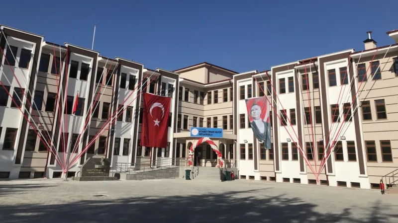 Merkez Atabey İmam Hatip Ortaokulu - Merkez Ortaokulları