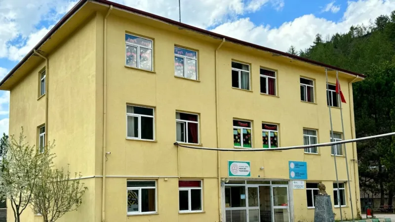 Merkez Akkaya Karadere Ortaokulu - Merkez Ortaokulları