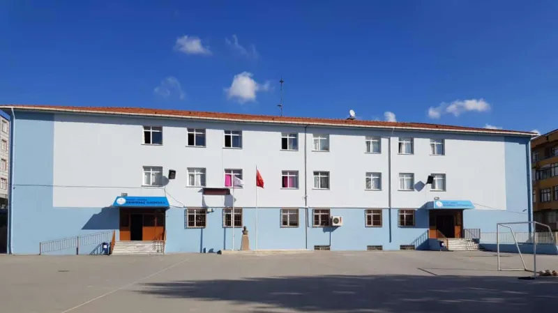 Çayırova Demirsaç Ortaokulu - Çayırova Ortaokulları