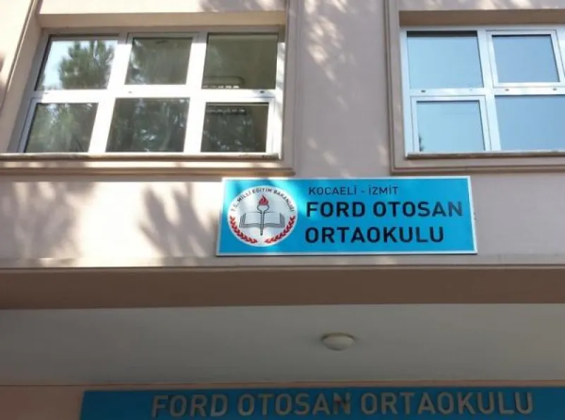 İzmit Ford Otosan Ortaokulu - İzmit Ortaokulları