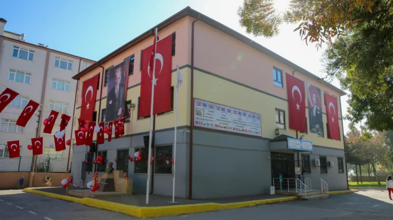İzmit 75. Yıl Cumhuriyet Ortaokulu - İzmit Ortaokulları