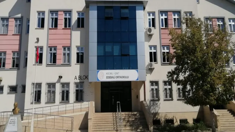 İzmit Edebali Ortaokulu - İzmit Ortaokulları