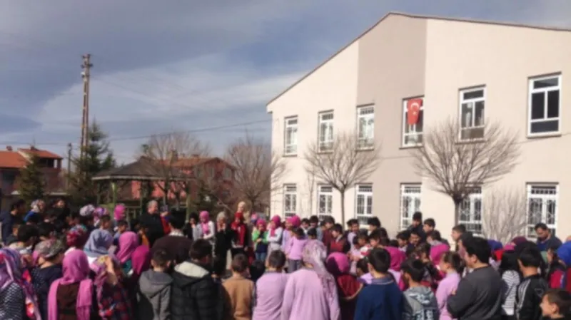 Akşehir Çakıllar Vali Kemal Katıtaş İmam Hatip Ortaokulu - Akşehir Ortaokulları