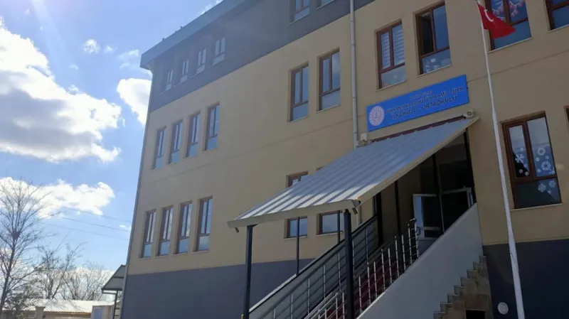 Çumra Türkmenkarahüyük Kamil Türk Ortaokulu - Çumra Ortaokulları