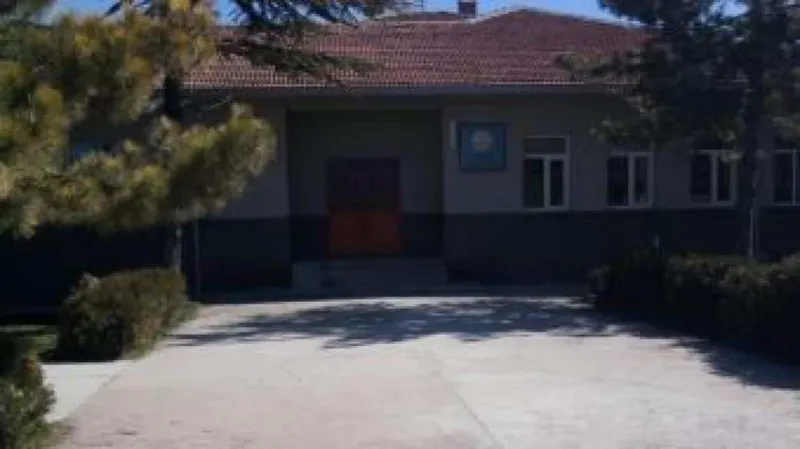 Sarayönü Gazi Ortaokulu - Sarayönü Ortaokulları