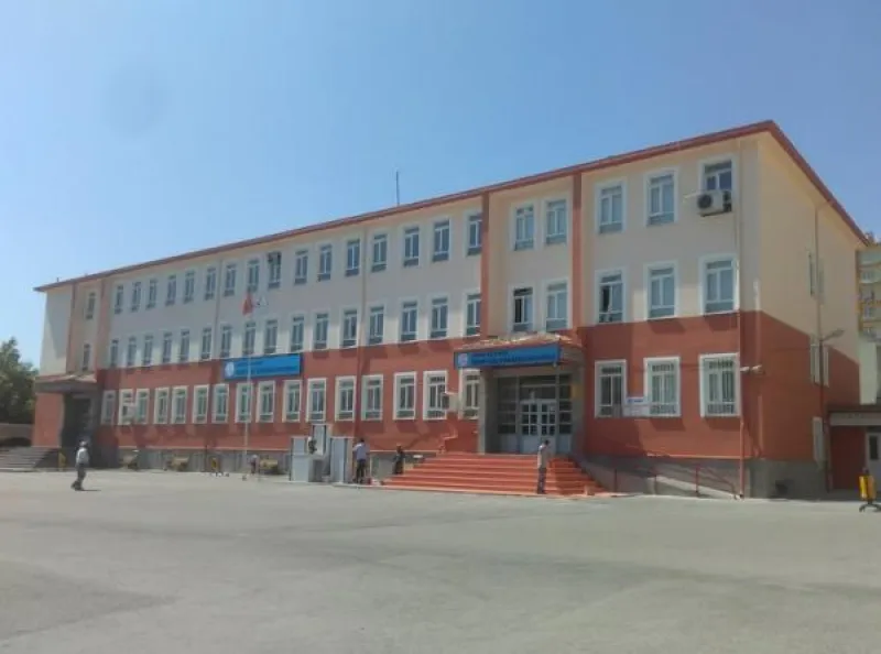 Selçuklu Necip Fazıl Kısakürek Ortaokulu - Selçuklu Ortaokulları