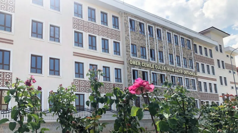 Selçuklu Ömer Cemile Güler İmam Hatip Ortaokulu - Selçuklu Ortaokulları