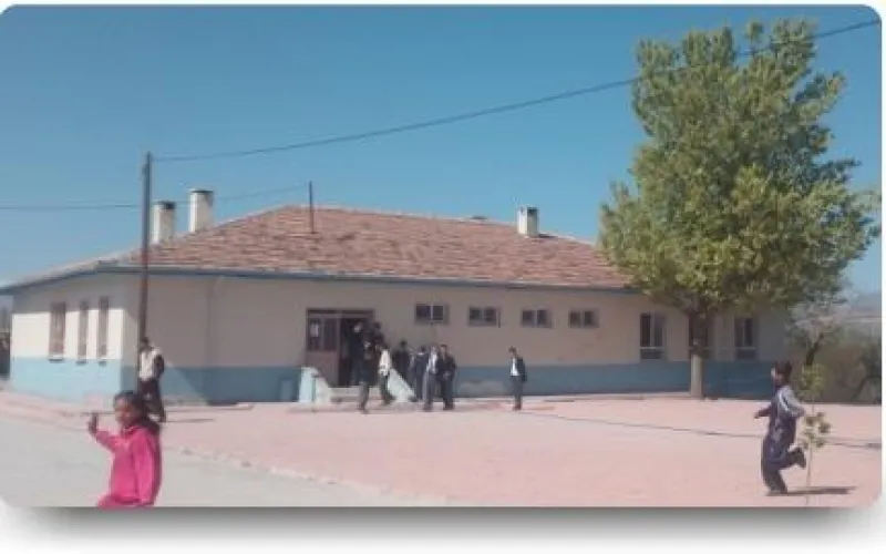Akçadağ Yağmurlu Ortaokulu - Akçadağ Ortaokulları