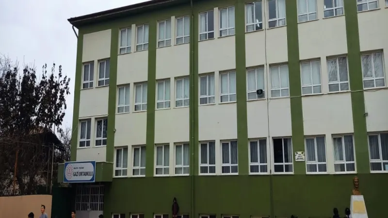 Yeşilyurt Gazi Ortaokulu - Yeşilyurt Ortaokulları