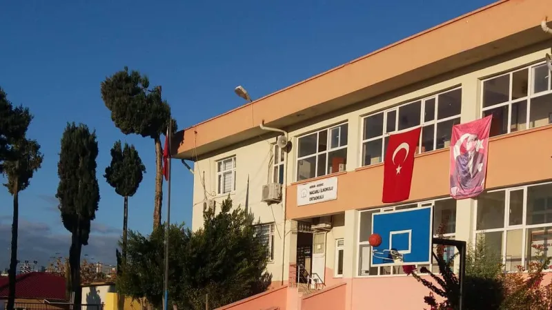 Akdeniz Nacarlı Ortaokulu - Akdeniz Ortaokulları