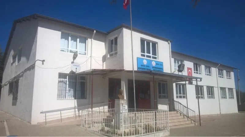 Silifke Uzuncaburç Ortaokulu - Silifke Ortaokulları