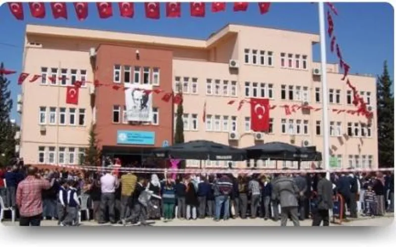 Toroslar Vali Sabahattin Çakmakoğlu Ortaokulu - Toroslar Ortaokulları