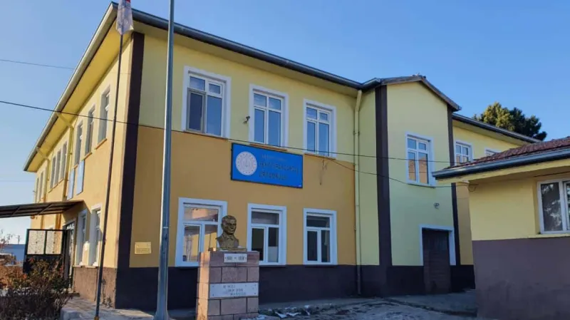 Derinkuyu Doğala Şehit Turan Damgacı Ortaokulu - Derinkuyu Ortaokulları