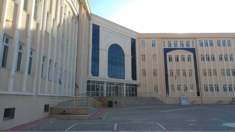 Merkez Yunus Emre İmam Hatip Ortaokulu - Merkez Ortaokulları