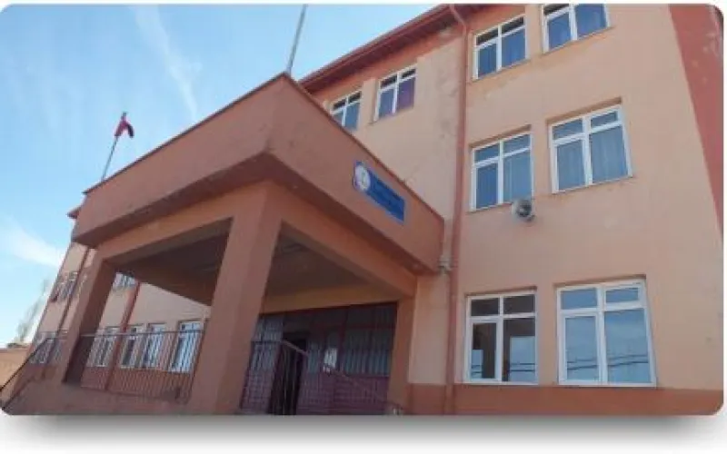 Merkez Özyayla Ortaokulu - Merkez Ortaokulları