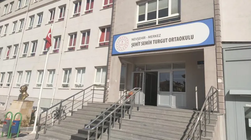 Merkez Şehit Semih Turgut Ortaokulu - Merkez Ortaokulları