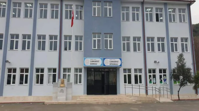 Geyve Cumhuriyet Ortaokulu - Geyve Ortaokulları