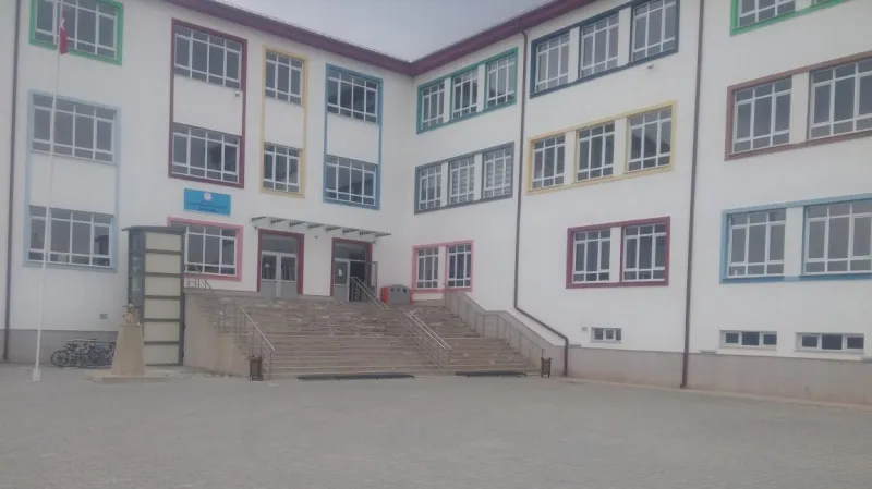 Şarkışla Şehit Nurcan Karakaya Ortaokulu - Şarkışla Ortaokulları