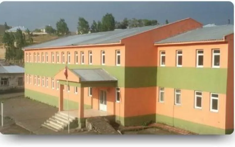 Çaldıran Yukarı Sağmalı Ortaokulu - Çaldıran Ortaokulları