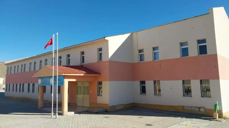 Gürpınar Bozyiğit Ortaokulu - Gürpınar Ortaokulları