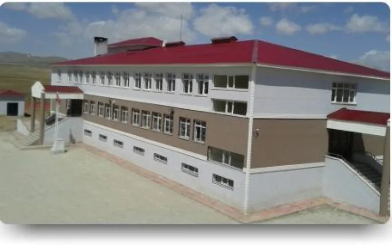 Gürpınar Yaramış Ortaokulu - Gürpınar Ortaokulları