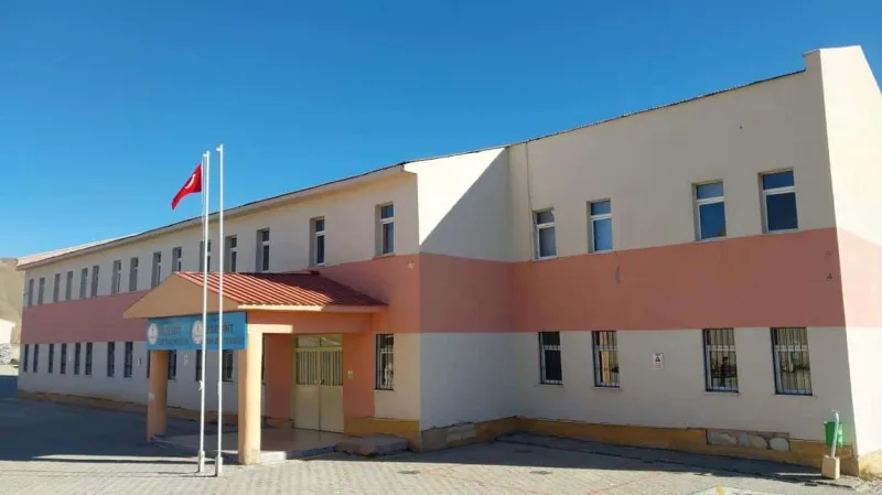 Gürpınar Bozyiğit İmam Hatip Ortaokulu - Gürpınar Ortaokulları